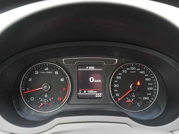 Audi Q3 AHK NAVI XENON SHZ PDC KLIMA