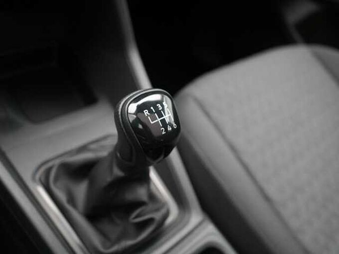 Volkswagen Caddy Dark Label PANO APP AHK CONNECT LED KAM SH