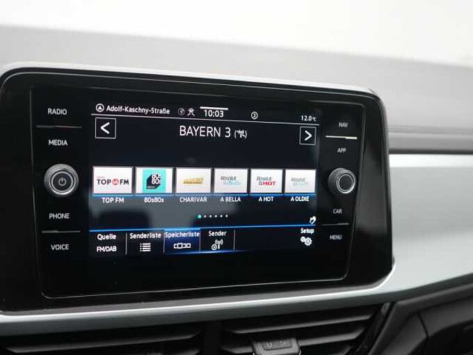 Volkswagen T-Roc Life NAVI SHZ VIRT AHK LED PDC