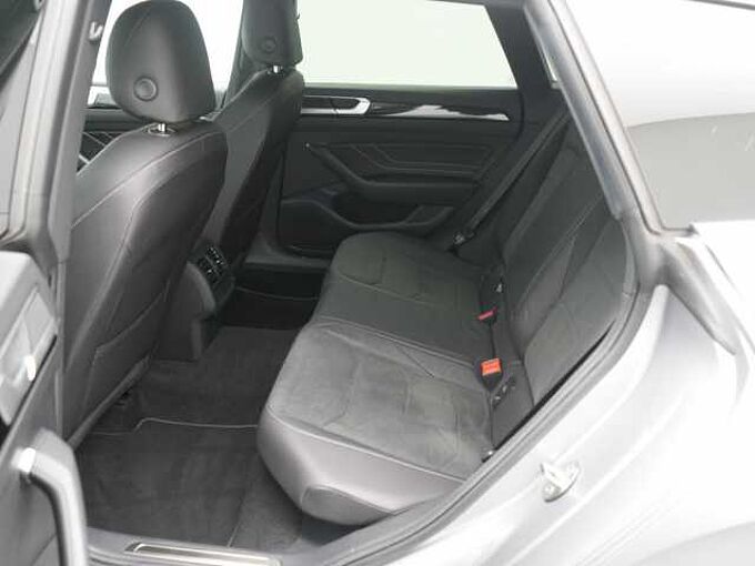 Volkswagen Arteon SB R-Line DSG NAVI AHK VIRT APP KEYLESS
