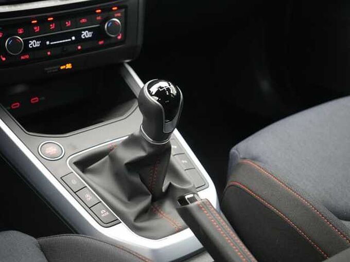 SEAT Arona TSI FR APP CONNECT SHZ PDC KAM NAVI