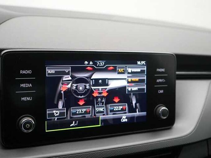 SKODA SCALA ACC LED SHZ PDC