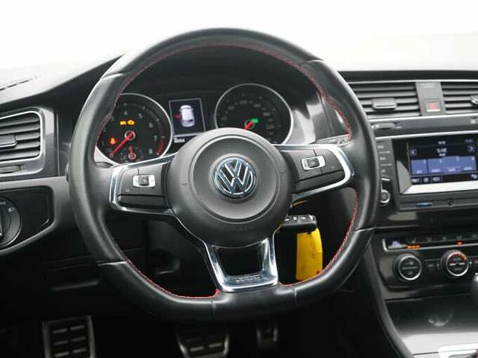 Volkswagen Golf VII GTI DSG LED SHZ PDC