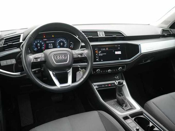 Audi Q3 S line STRON LED VIRT APP CONNECT SHZ PDC