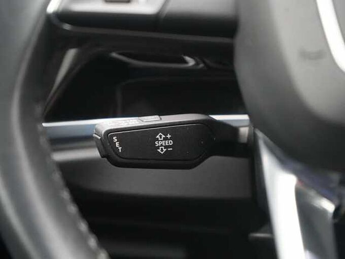 Audi Q3 S line STRON LED VIRT APP CONNECT SHZ PDC