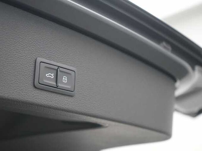 Audi Q2 S line VIRT NAVI PANO SHZ PDC KAM CARPLAY