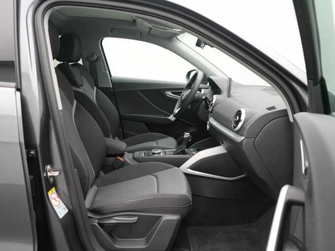 Audi Q2 S line S TRON PANO ACC NAVI LEDER CARPLAY