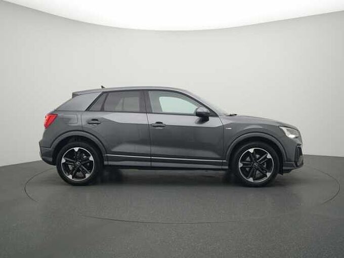Audi Q2 S line S TRON PANO ACC NAVI LEDER CARPLAY