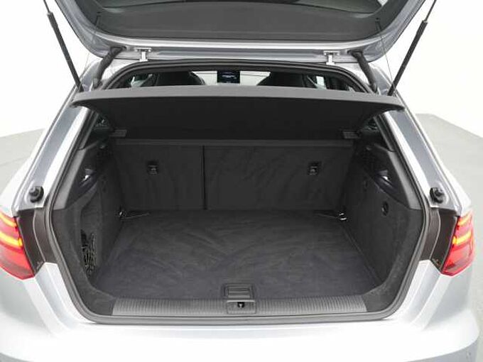 Audi RS3 Sportback quattro S TRON LEDER B&O MATRIX