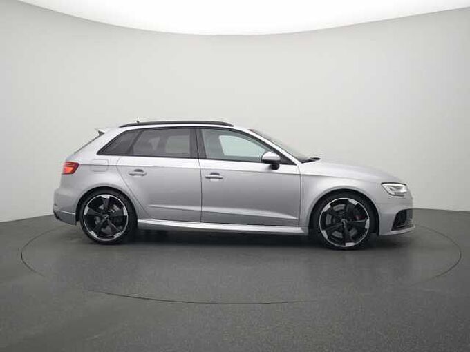 Audi RS3 RAUTE VIRT MATRIX LEDER ACC PDC SHZ