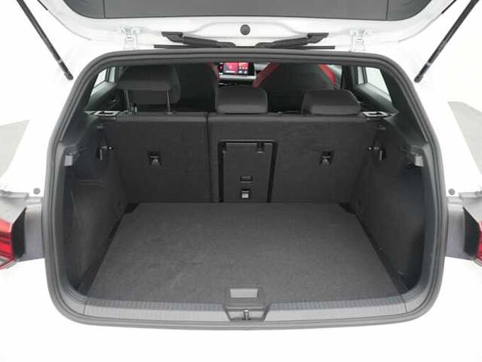 Volkswagen Golf VIII PDC DSG VIRT APP LED