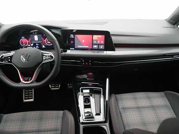 Volkswagen Golf VIII PDC DSG VIRT APP LED