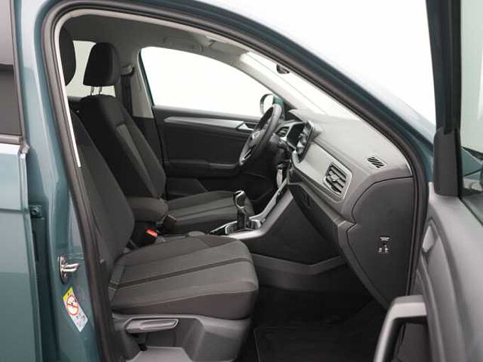 Volkswagen T-Roc Life NAVI VIRT CARPLAY SHZ AHK PDC LED
