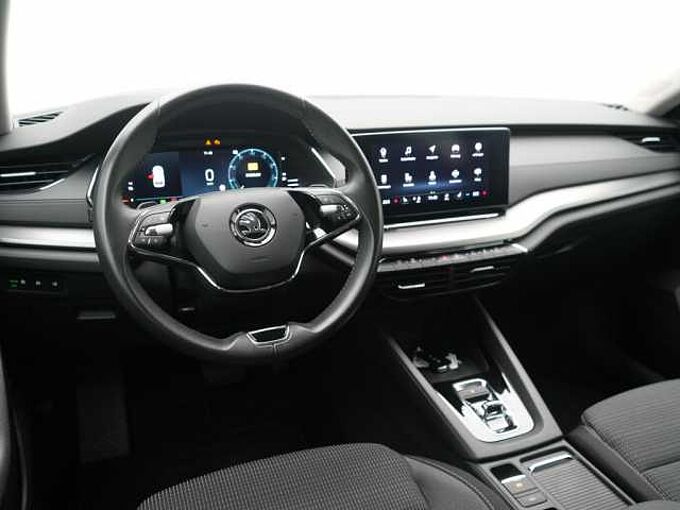 SKODA OCTAVIA Combi iV DSG NAVI VIRT SHZ LED APP PDC