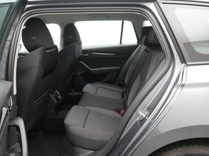 SKODA OCTAVIA Combi iV DSG APP CONNECT VIRT SHZ LED