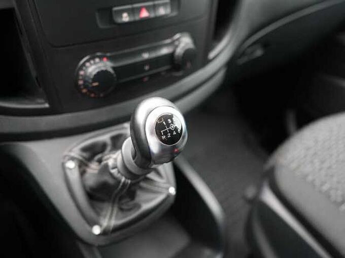 Mercedes-Benz Vito 116 Kasten NAVI SHZ LED AHK FLÜGELTÜR