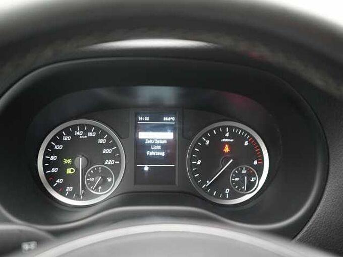 Mercedes-Benz Vito 116 Kasten NAVI SHZ LED AHK FLÜGELTÜR
