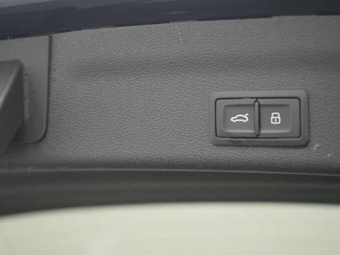 Audi A6 Avant quattro S line PANO AHK VIRT ACC KAM