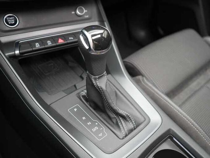 Audi Q3 S line STRON AHK PANO KAM NAVI VIRT ACC APP