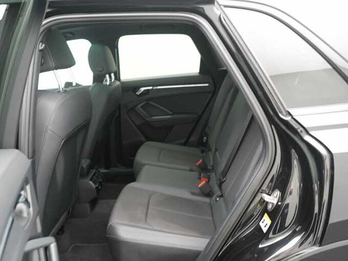 Audi Q3 S line STRON AHK PANO KAM NAVI VIRT ACC APP