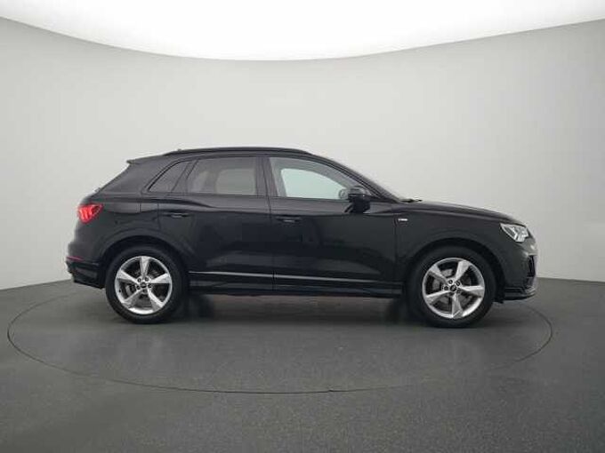 Audi Q3 S line STRON AHK PANO KAM NAVI VIRT ACC APP