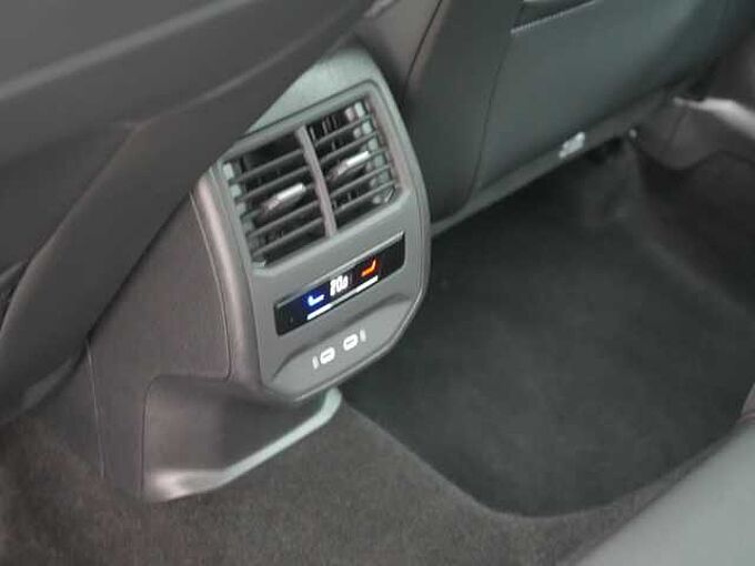 CUPRA Leon VIRT DSG SHZ LED ACC KAM PDC