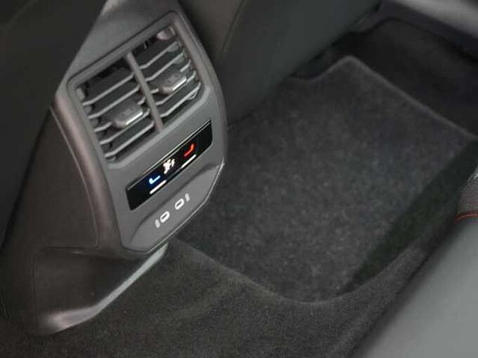 SEAT Leon FR Plus DSG VIRT CARPLAY LED SHZ PDC