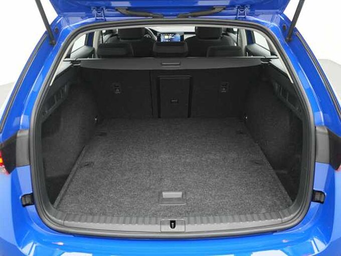 SKODA OCTAVIA Combi Selection DSG VIRT KAM CARPLAY SHZ