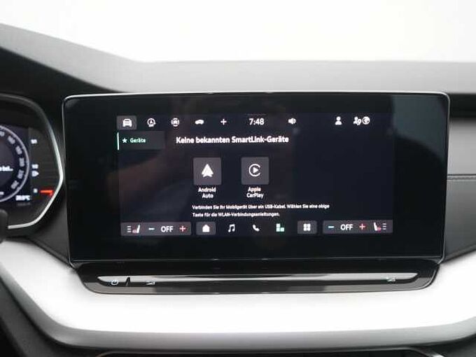 SKODA OCTAVIA Combi SelectionDSG CARPLAY LED SHZ PDC
