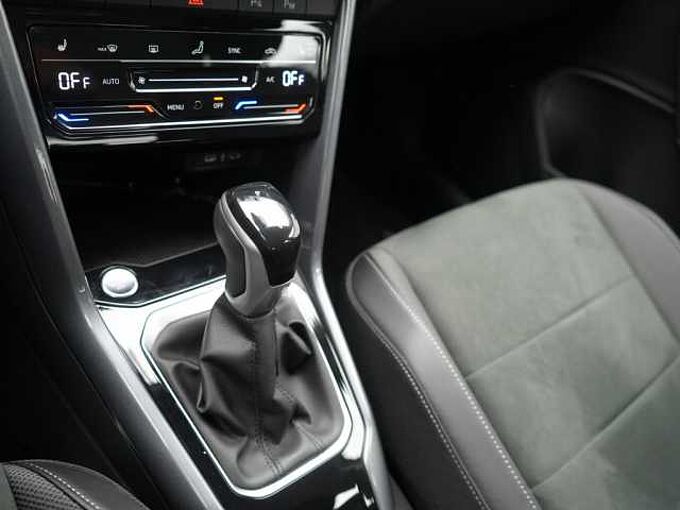 Volkswagen T-Roc Style DSG LED KAM SHZ PDC VIRT APP