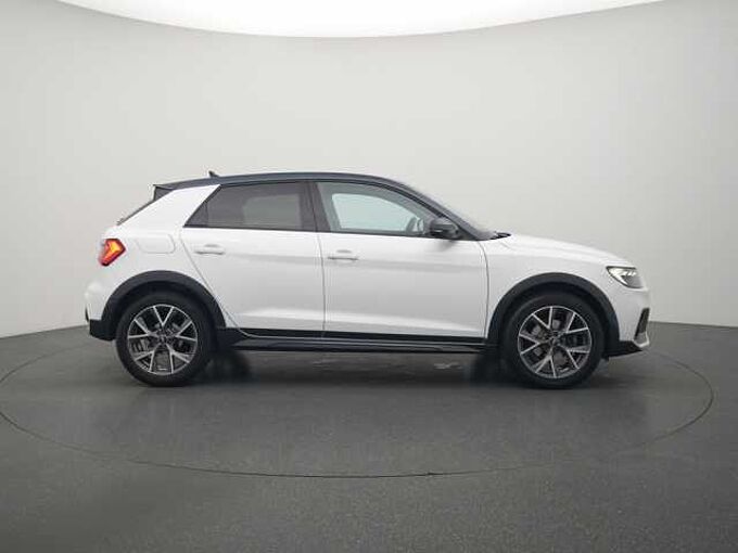 Audi A1 LED STRONIC SHZ NAVI PDC