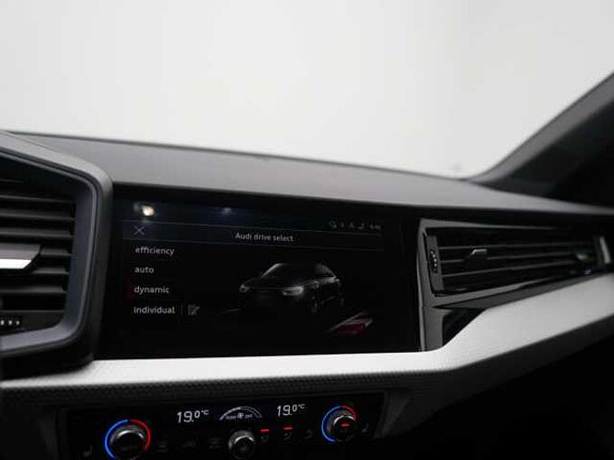 Audi A1 Sportback 35 S line ACC NAVI KAM SHZ PDC