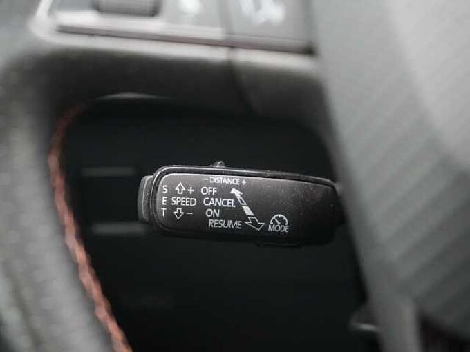 CUPRA Ateca 4Drive DSG PANO AHK ACC NAVI LEDER VIRT