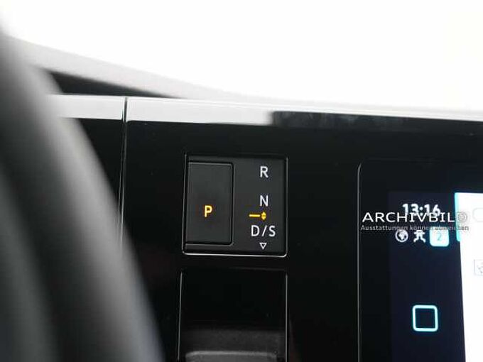 Volkswagen T7 Multivan Life NAVI VIRT SHZ KAM AHK LEDER LED