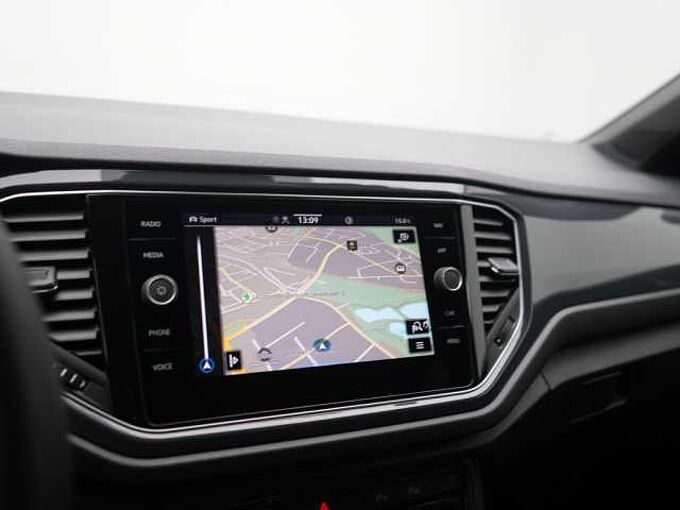 Volkswagen T-Roc Sport DSG AHK NAVI VIRT ACC KEYLESS APP