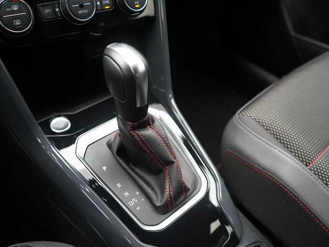 Volkswagen T-Roc Sport DSG KAM SHZ PDC LED KEYLESS NAVI