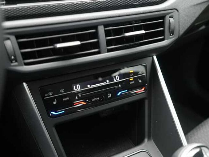 Volkswagen Taigo NAVI VIRT AHK SHZ APP PDC LED