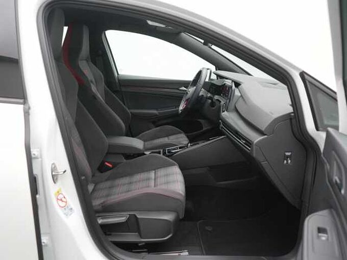 Volkswagen Golf VIII GTI DSG LED VIRT SHZ ACC PDC