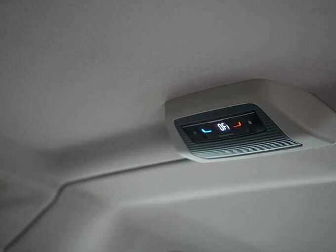 Volkswagen T7 Multivan Life 7-SITZER LEDER VIS-A-VIS AHK