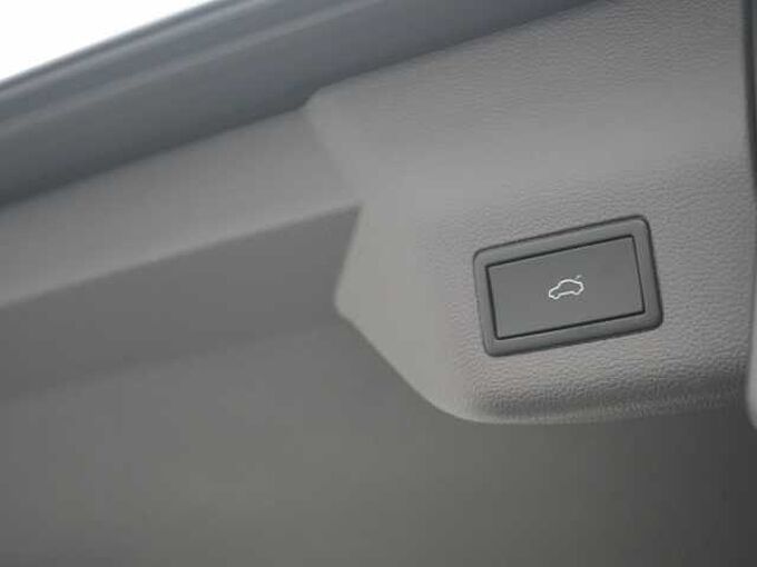 Volkswagen T7 Multivan Life 7-SITZER LEDER VIS-A-VIS AHK