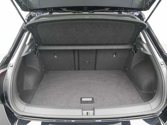 Volkswagen T-Roc Life NAVI VIRT APP AHK SHZ LED PDC