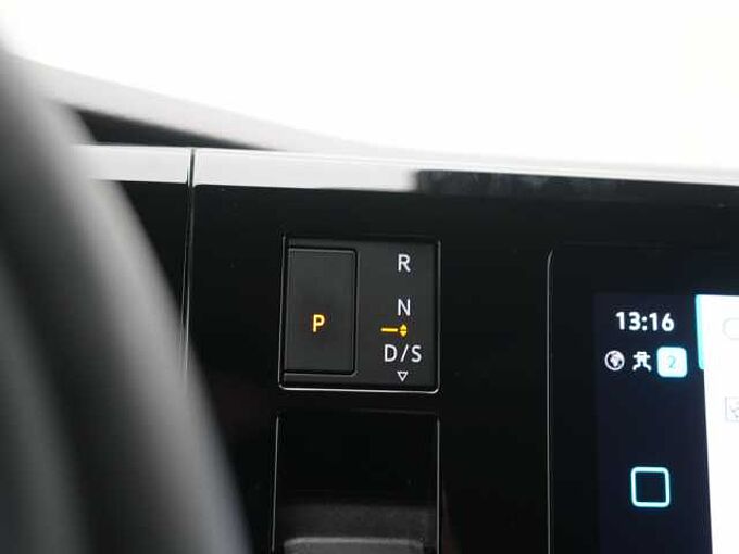 Volkswagen T7 Multivan Life 7-SITZER LEDER AHK VIS-A-VIS