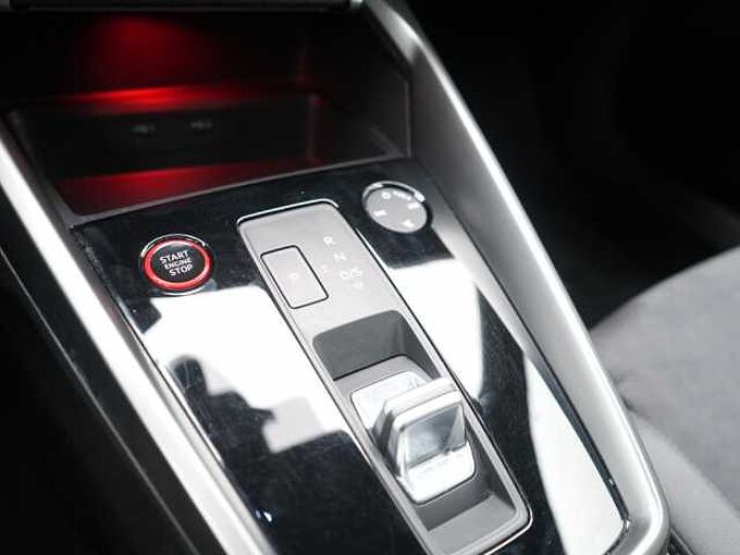 Audi RS3 Sportback SPORTABGASANLAGE KAM APP SHZ