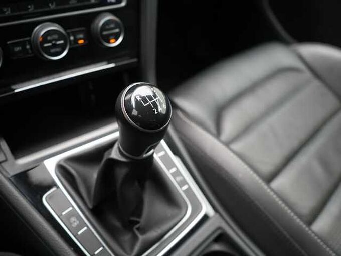 Volkswagen Golf VII LEDER LED PDC SHZ KLIMA