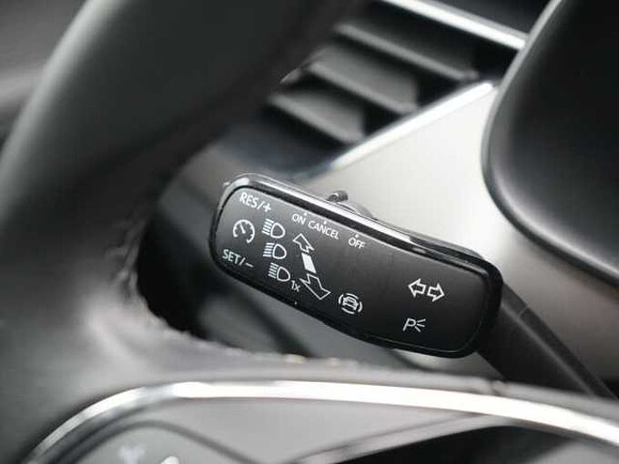 SKODA KAMIQ Clever APP CONNECT SHZ PDC KAM KLIMA