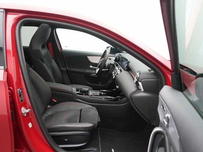 Mercedes-Benz A 35 AMG 4MATIC+ PANO AHK SHZ LED MEMORY