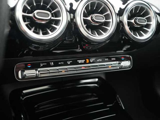 Mercedes-Benz A 35 AMG PANO SHZ AHK MEMORY LED