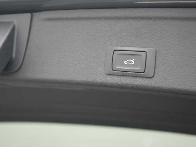 Audi A4 Avant quattro S line PANO LEDER AHK NAVI VIRT