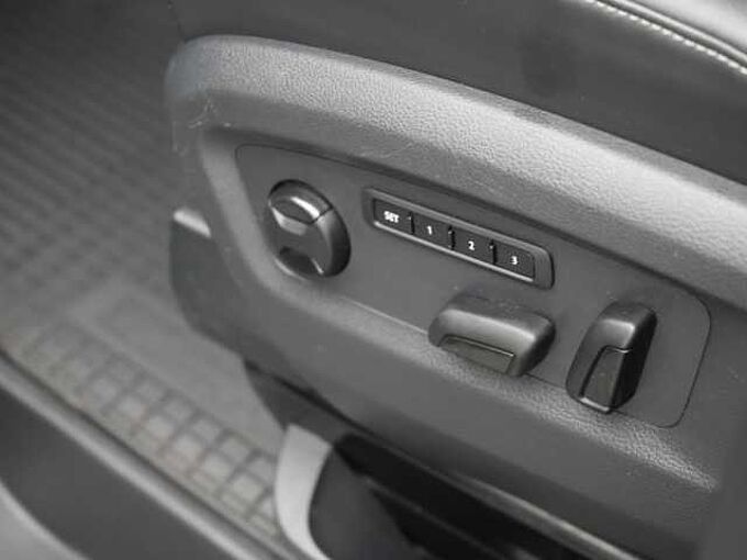 Volkswagen T6.1 Multivan Generation Six 2xSCHIEBETÜR AHK