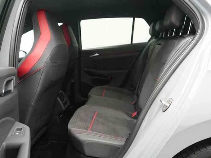 Volkswagen Golf VIII MATRIX KAM SHZ PDC ACC